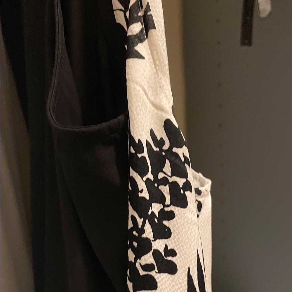 White House Black Market Women's Blouses - White and Black - Picture 12 of 12